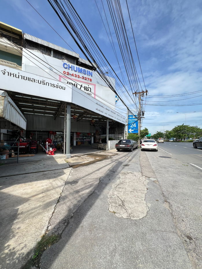 รูป อาคารพาณิชย์ 7 คูหา 5 ชั้น ปิ่นเกล้า ติดถนนใหญ่สิรินธร ตรงข้ามช่างชุ่ย พท. 189 ตรว พื้นที่ใช้สอย 2500 ตรม ที่จอดรถ 10 คัน++ - รูปที่ 1/21