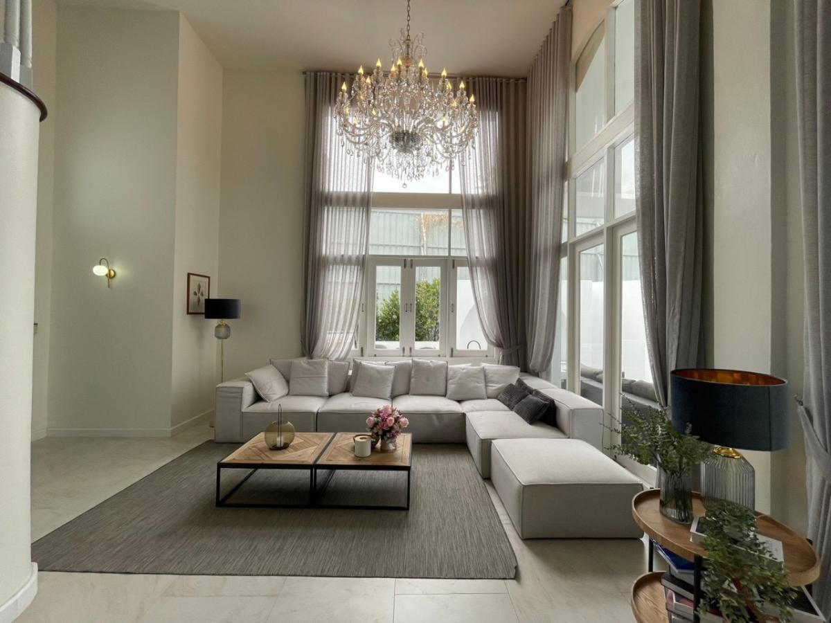 picture 5 Bedrooms Beachfront House in Na Jomtien for Sale - 3/15