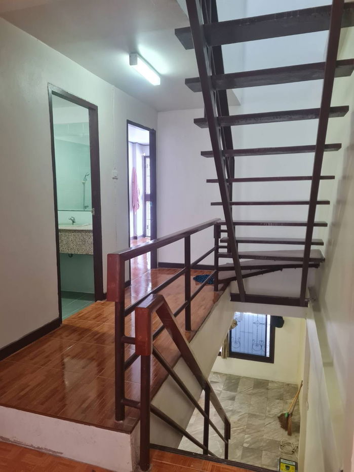 picture Selling below cost price, 3-storey townhouse, Thanyakarn Village, Watcharapol, 1.6 MB. - 14/28