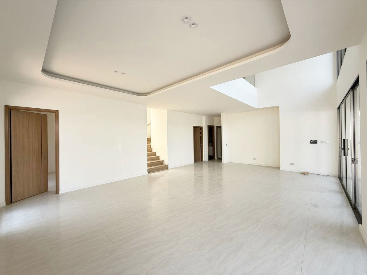 picture House in East Pattaya 4 Bedrooms for Sale - 1/13