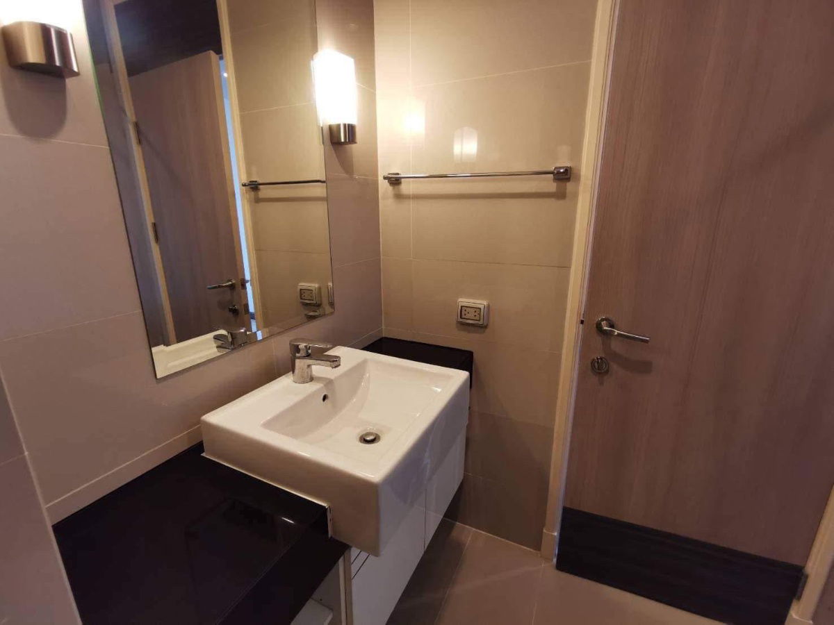 picture ( Condo for rent, Asoke, SupalaiPremier@Asoke, cheap price, interested, Line: @951qfbfi - 8/11