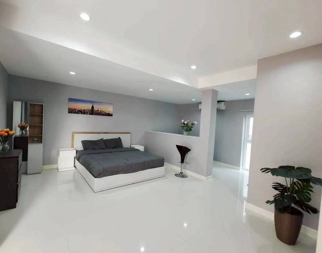 picture Spacious 9-Bedroom Pool Villa in East Pattaya - 11/15