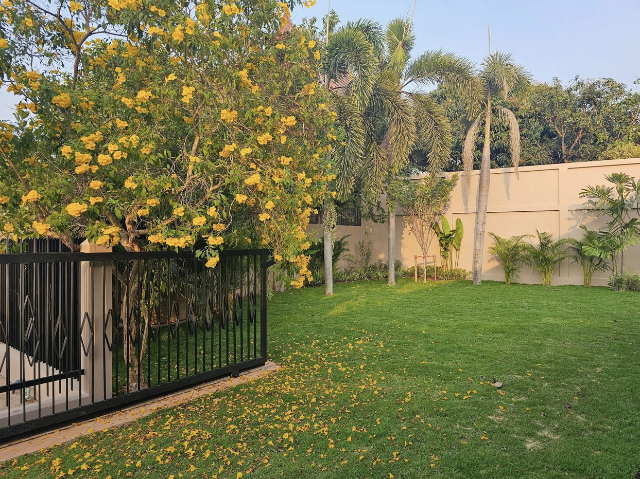 picture 3 Beds Pool Villa in East Pattaya for Sale - 12/12