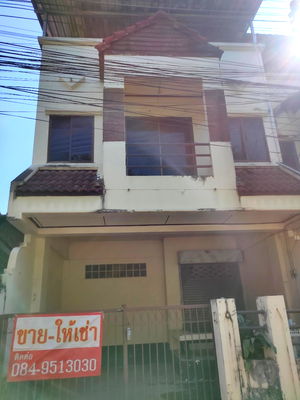 ทาวน์โฮม รวมโชค มอลล์ : ขายด่วน! ทาวน์เฮ้าส์เชียงใหม่ ทำเลดี ราคาพิเศษ(เจ้าของขายเองติดต่อ088-2852080)