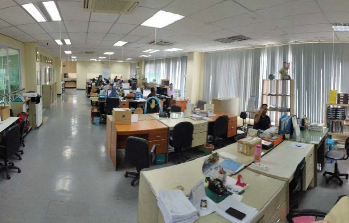 รูป อาคารสำนักงาน 5 ชั้น ติดถนนประดิษฐ์มนูธรรมพร้อมที่จอดรถ - รูปที่ 4/5