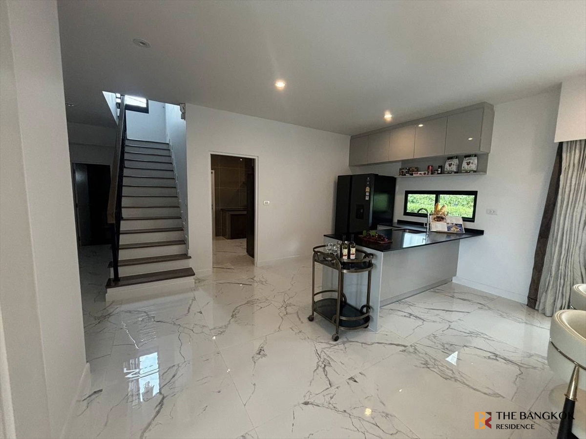 picture the privilege of luxury in an economic hub location setthasiri chaengwattana prachachuen2 - 4/19