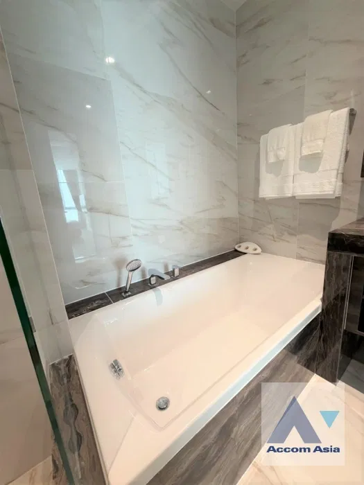 รูป 🔼🔽 AccomA 📩  Elegant condo with soft interior tones in Sathorn area (AA41296) - รูปที่ 11/13