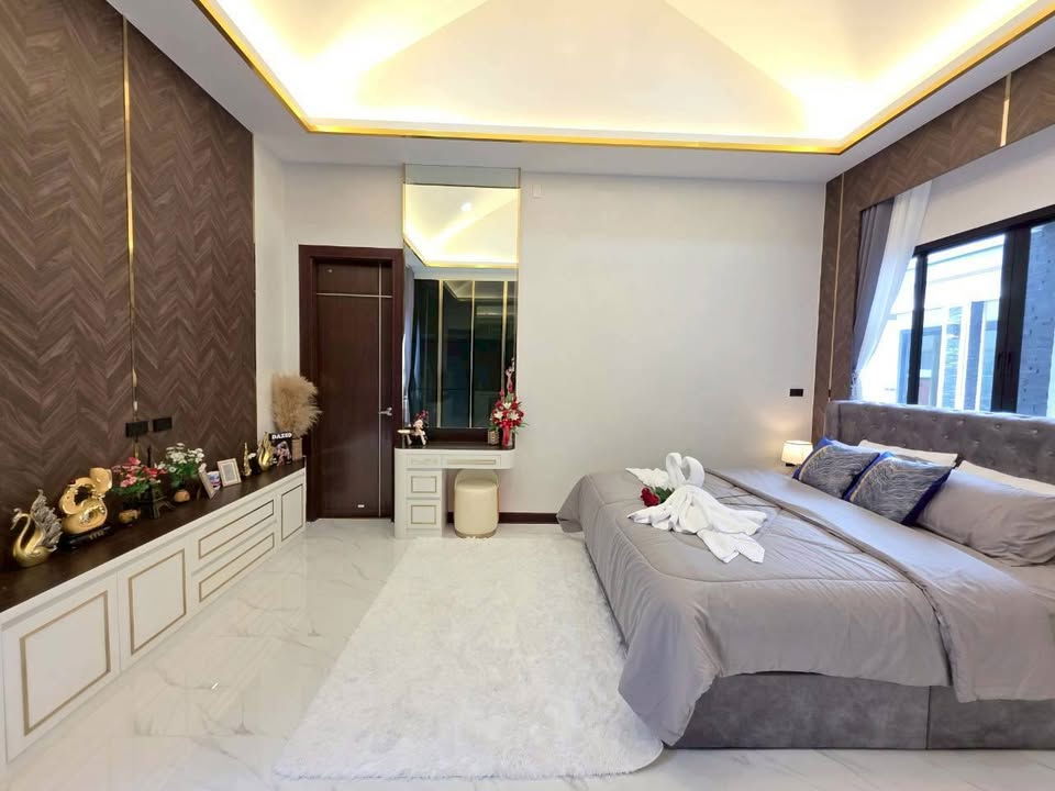 picture Luxury Pool Villa for Sale in Mabprachan - 13/19