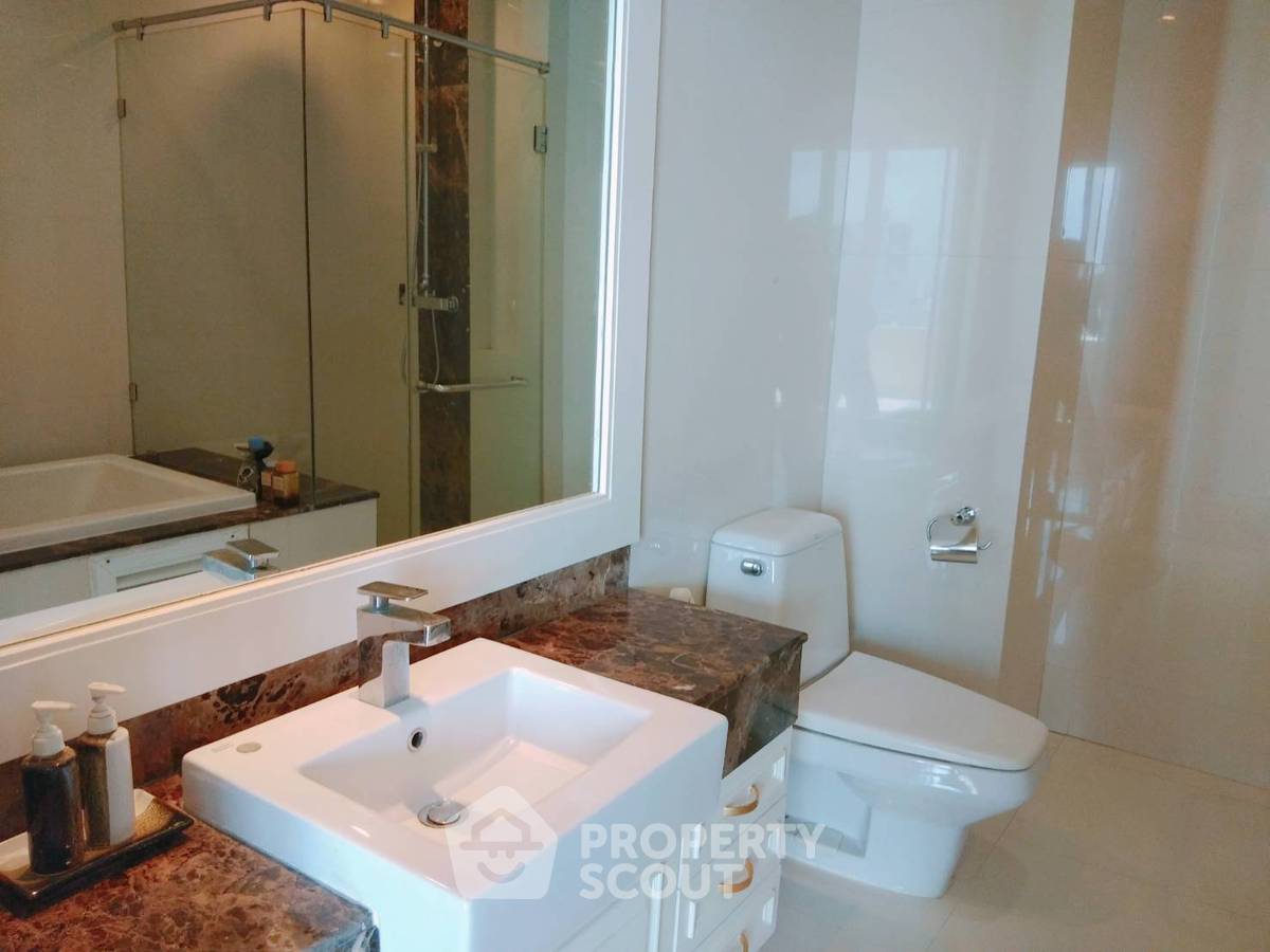 picture 4-BR Condo at Piyathip Place near BTS Phrom Phong (ID 659423) - 13/28