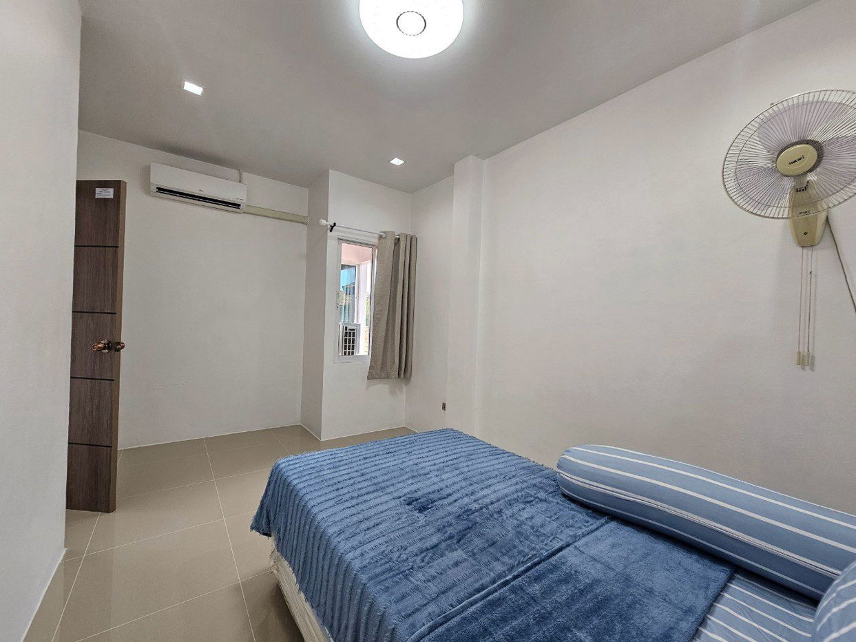 รูป ทาวน์เฮ้าส์ 3 ห้องนอนให้เช่าในพัทยาตะวันออก - รูปที่ 9/18