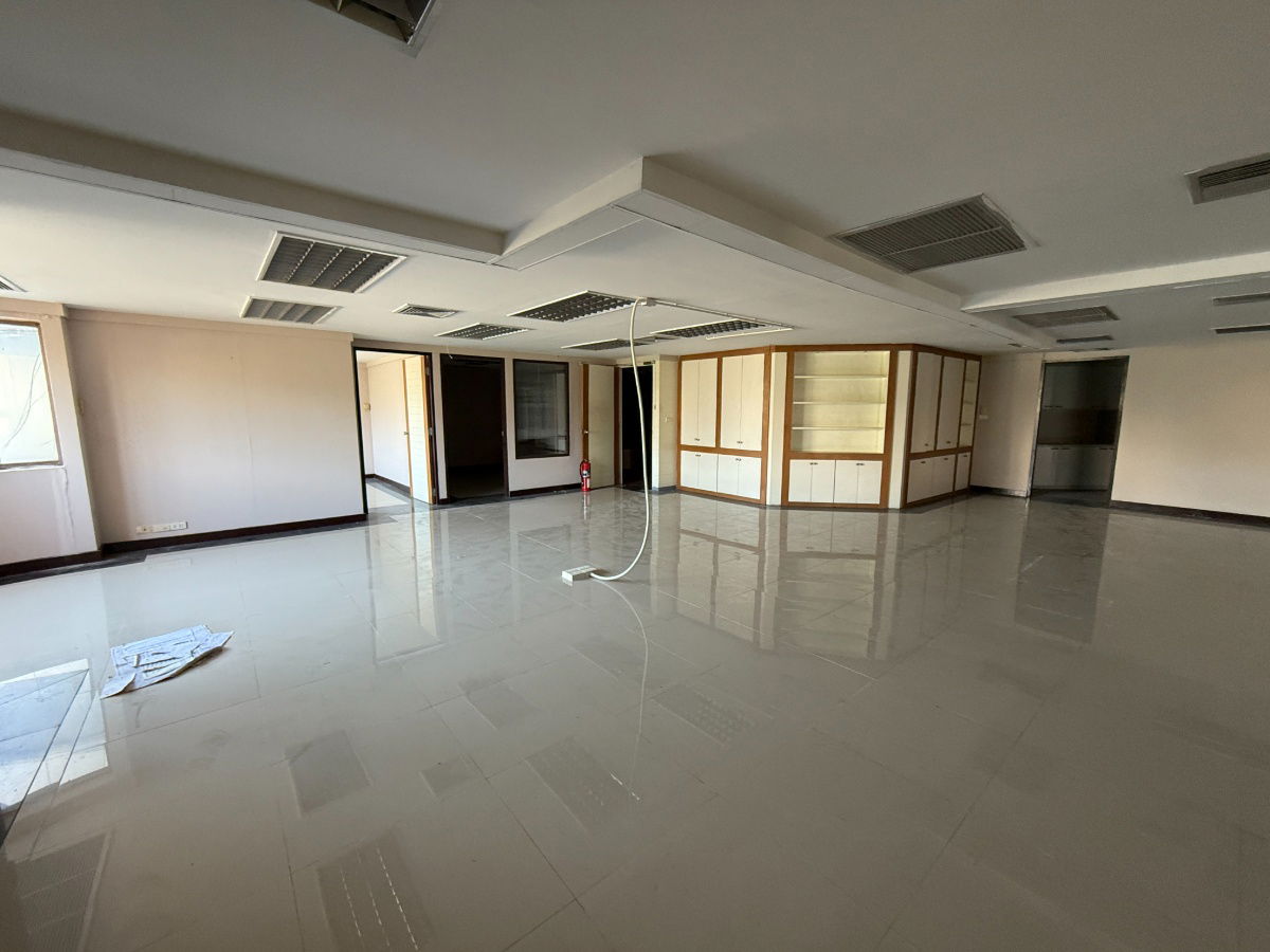 รูป ให้เช่าออฟฟิศ ฮิลล์ไซด์คอนโด ชั้น 4 ขนาด 200 ตร.ม. (ID:053BR) - รูปที่ 2/29