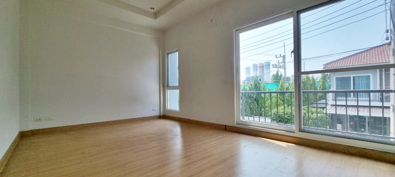 picture 2-Storey House for Sale in East Pattaya - 5/9