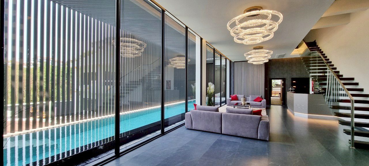 รูป วิลล่าพูลวิลล่าสุดหรูหรา 6 ห้องนอนบนเขาพระตำหนัก - รูปที่ 2/28