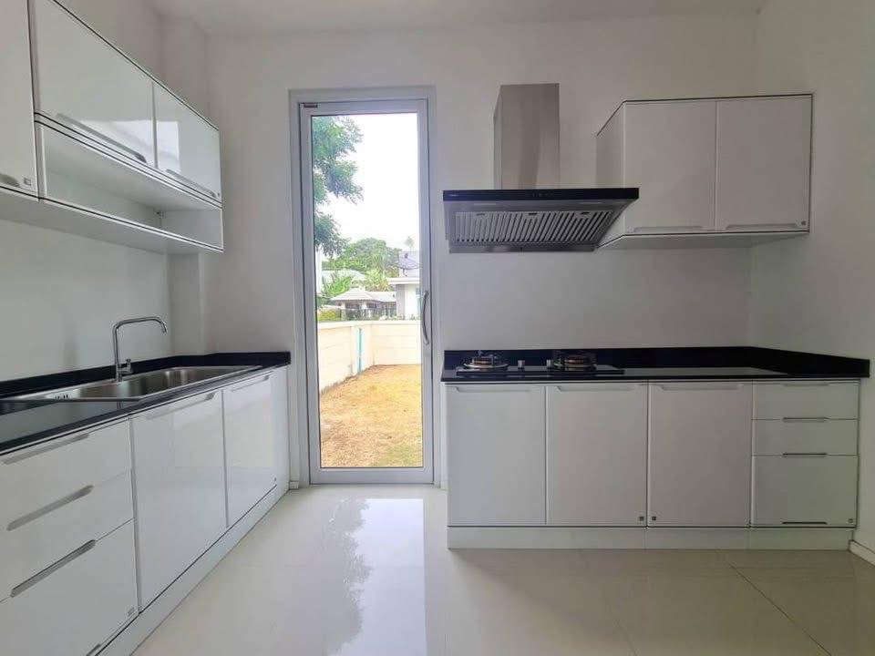 picture Luxury Pool Villa for Sale in North Pattaya - 9/11