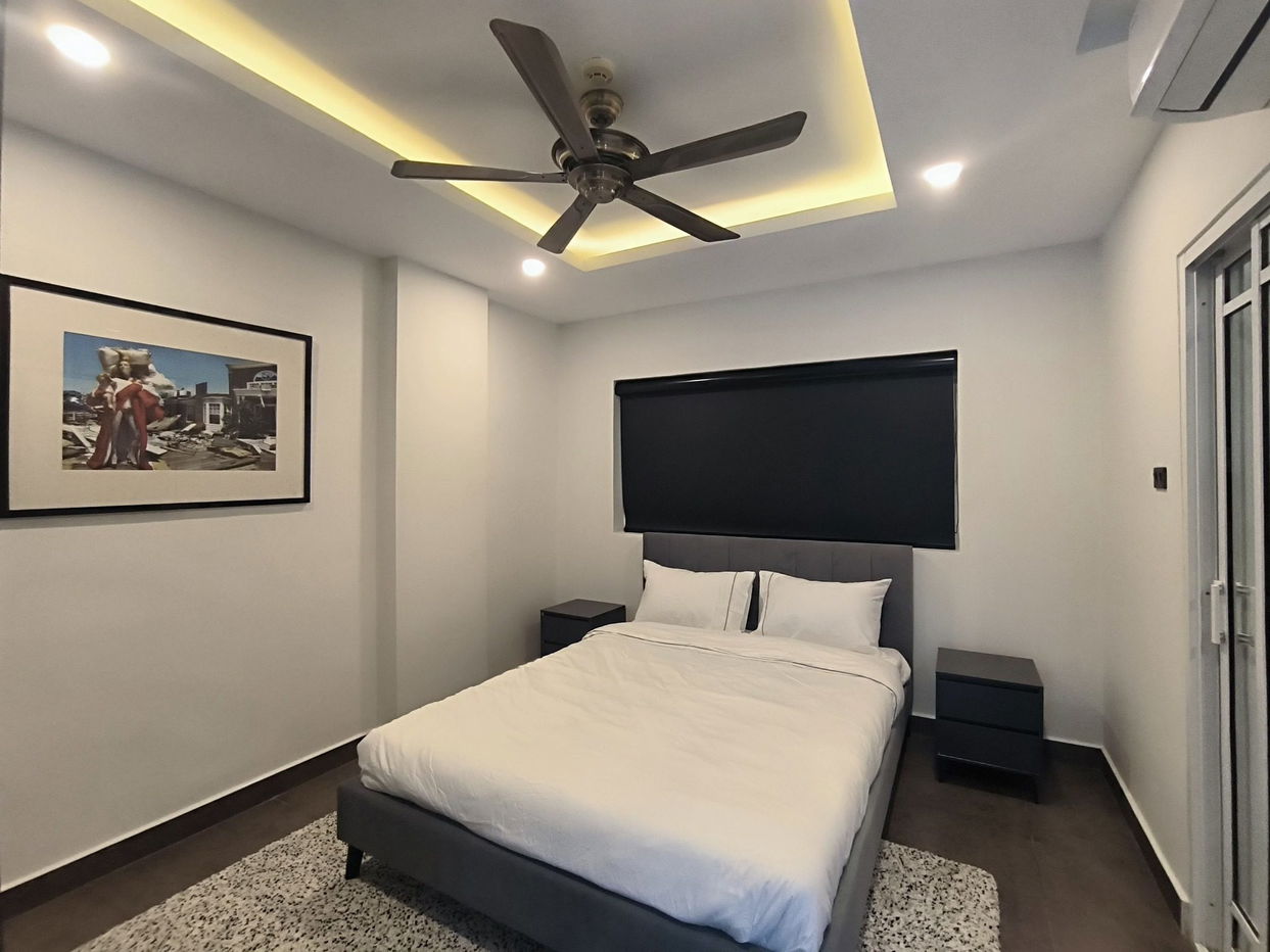 picture Tudor Court 1 Bedroom Condo for Sale - 7/9