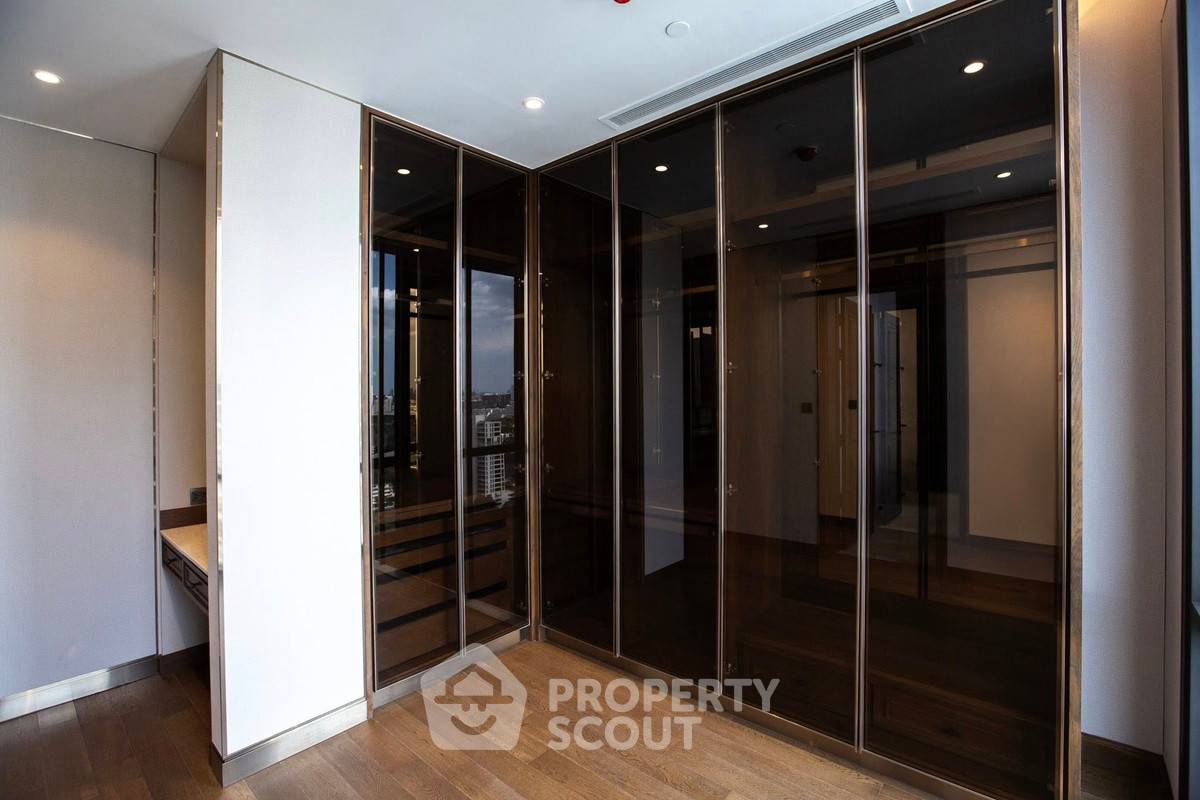 picture 3-BR Condo at Muniq Langsuan near BTS Ratchadamri (ID 2462619) - 16/17