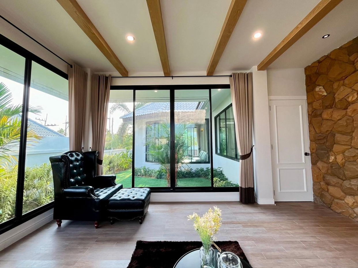 รูป บ้านสำหรับครอบครัวกว้างขวางในพัทยาตะวันออก - รูปที่ 12/19