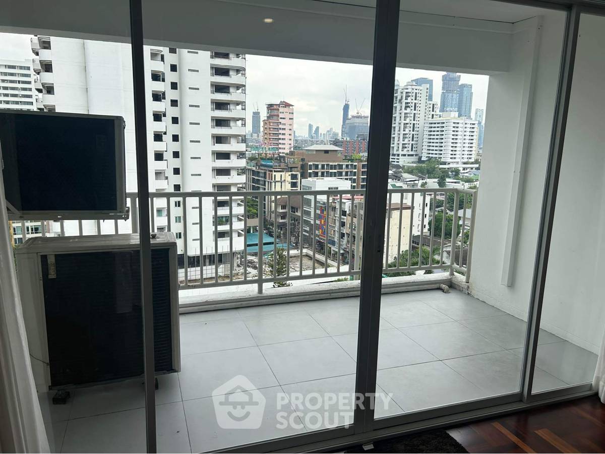 picture 4-BR Condo at Baan Prida Condominium near BTS Nana (ID 1542122) - 21/37