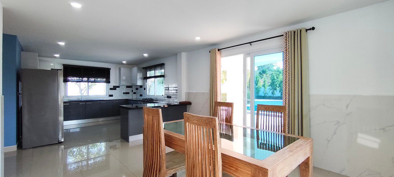 picture 5 Bedrooms House for Sale in Huay Yai - 8/27