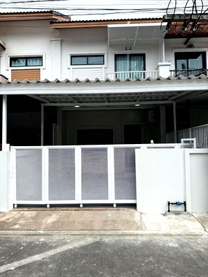 ทาวน์โฮม บางละมุง ชลบุรี : ขายทาวน์เฮาส์ 2 ชั้น ในสยามคันทรีคลับ