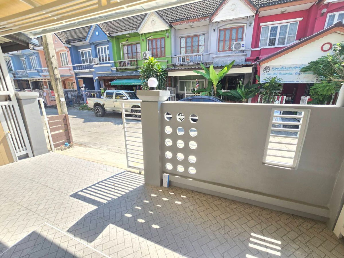 รูป ทาวน์เฮ้าส์ รีโนเวทใหม่ ทำเลดี พร้อมเฟอร์ฯ หมู่บ้าน บุศรินทร์-รามอินทรา ถนนพระยาสุเรนทร์ 40 คลองสามวา - รูปที่ 27/28