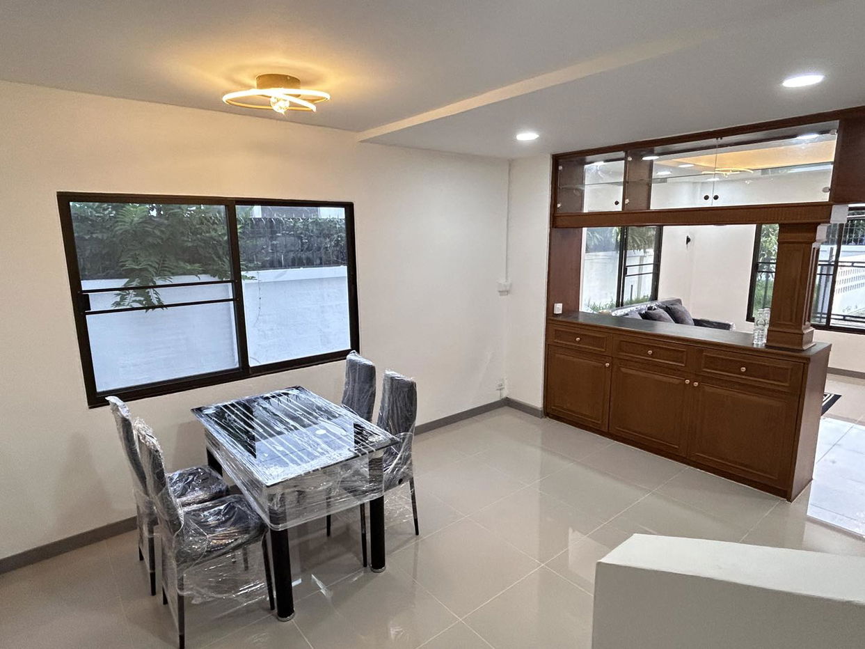 picture 2-Storey House for Sale in East Pattaya - 5/11
