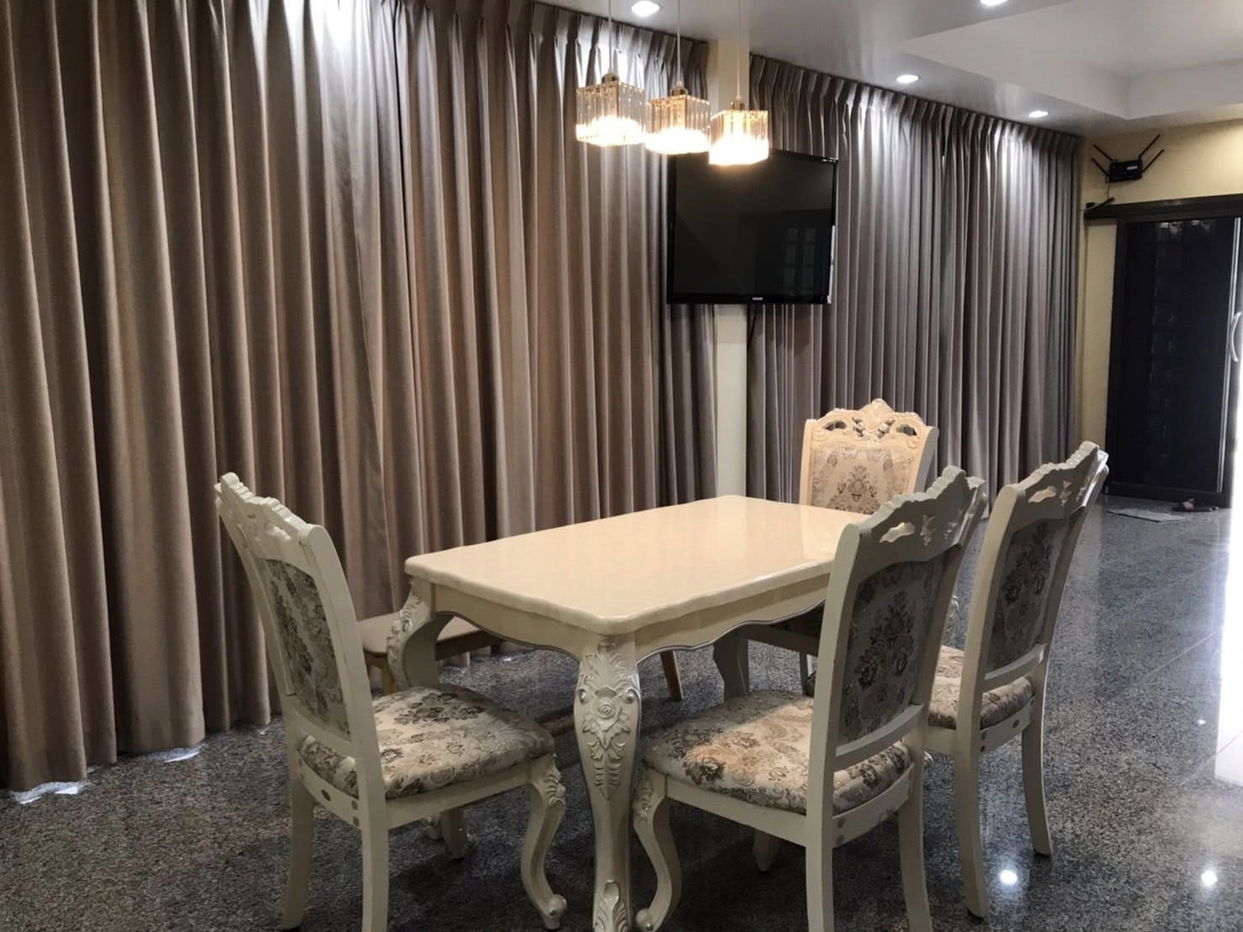 picture 4 Bedrooms Pool Villa in Thepprasit road - 4/10