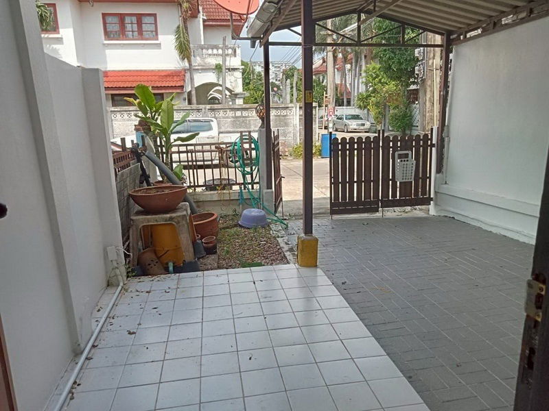 รูป ด่วน! ขายทาวน์เฮ้าส์ ทำเลทอง ลาดพร้าว 101 แยก 35 – ราคาดีแบบนี้หาไม่ได้อีกแล้ว! ใครหาบ้านทำเลดี รีบเลยค่ะ! - รูปที่ 8/11