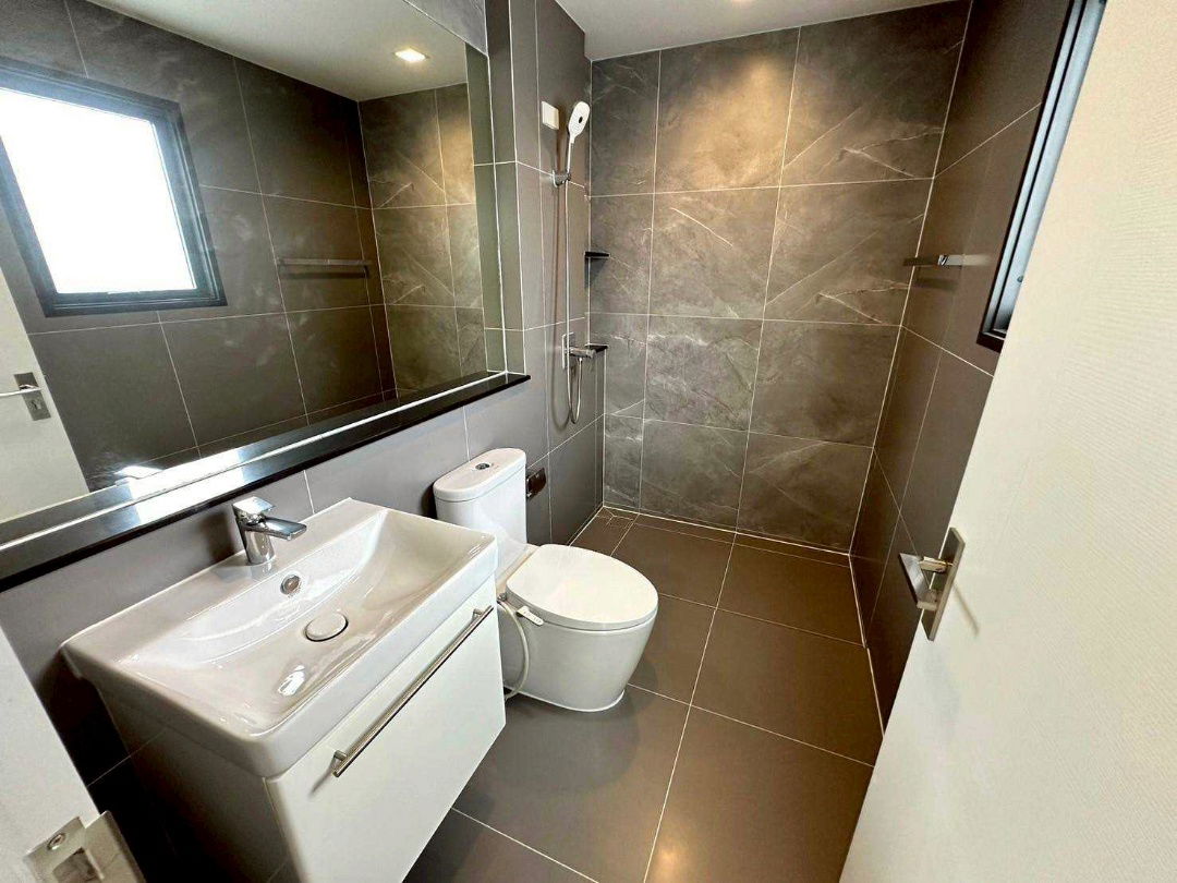 รูป ขาย บ้านเดี่ยว Venue ID Petchkasem 81 บ้านเดี่ยวหลังใหญ่ สไตล์โมเดิร์นจาก SC Asset - รูปที่ 2/15