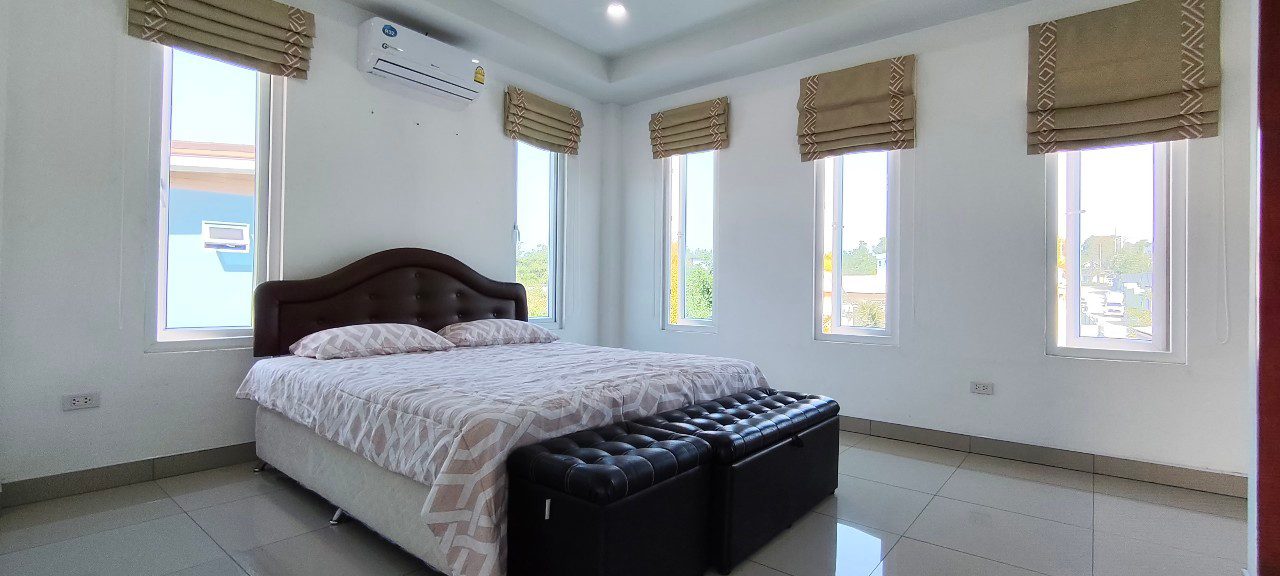 picture 5 Bedrooms House for Sale in Huay Yai - 6/27
