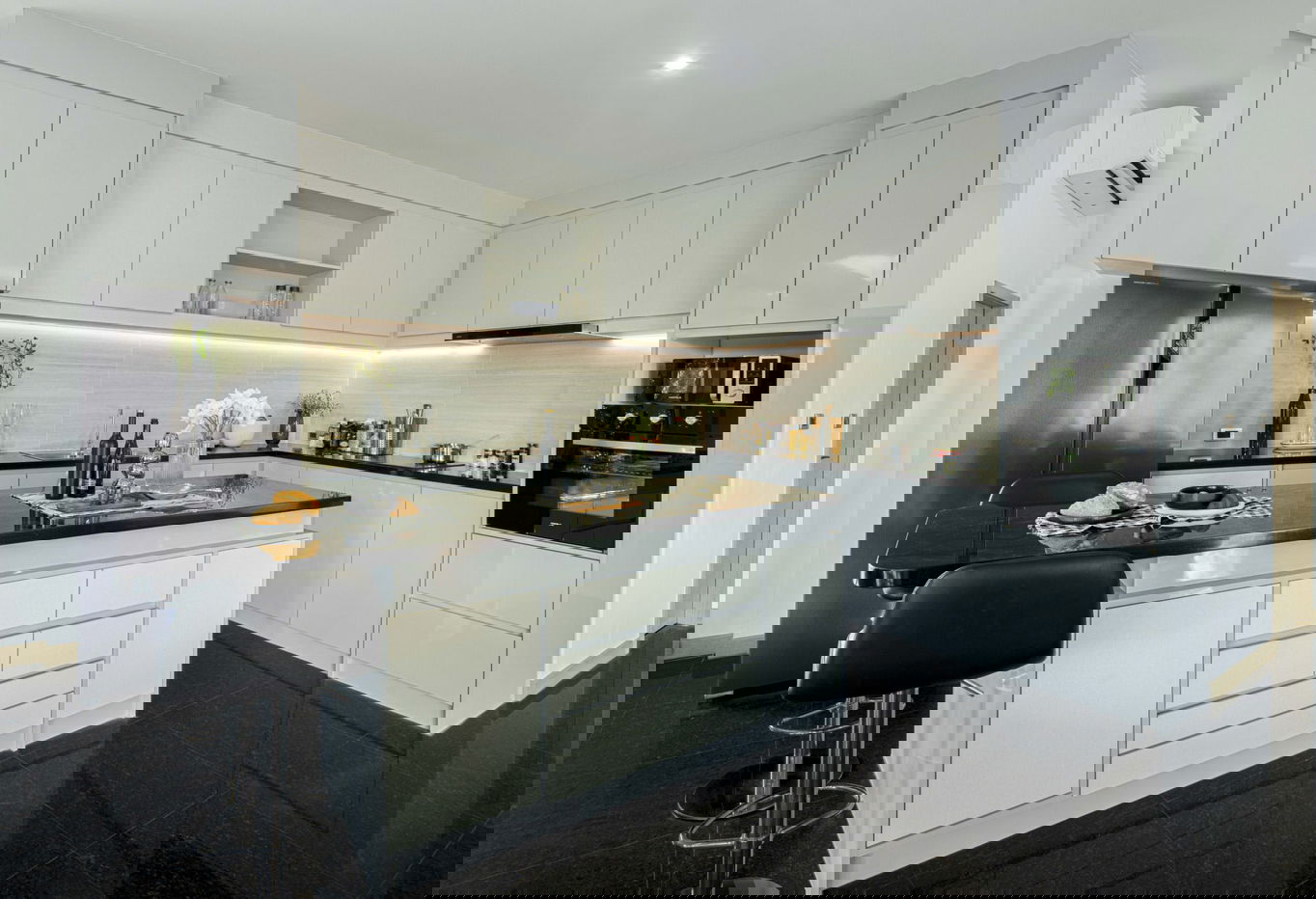 รูป วิลล่าหรู 3 ห้องนอน พร้อมสระว่ายน้ำ ให้เช่า – ห้วยใหญ่ - รูปที่ 9/20