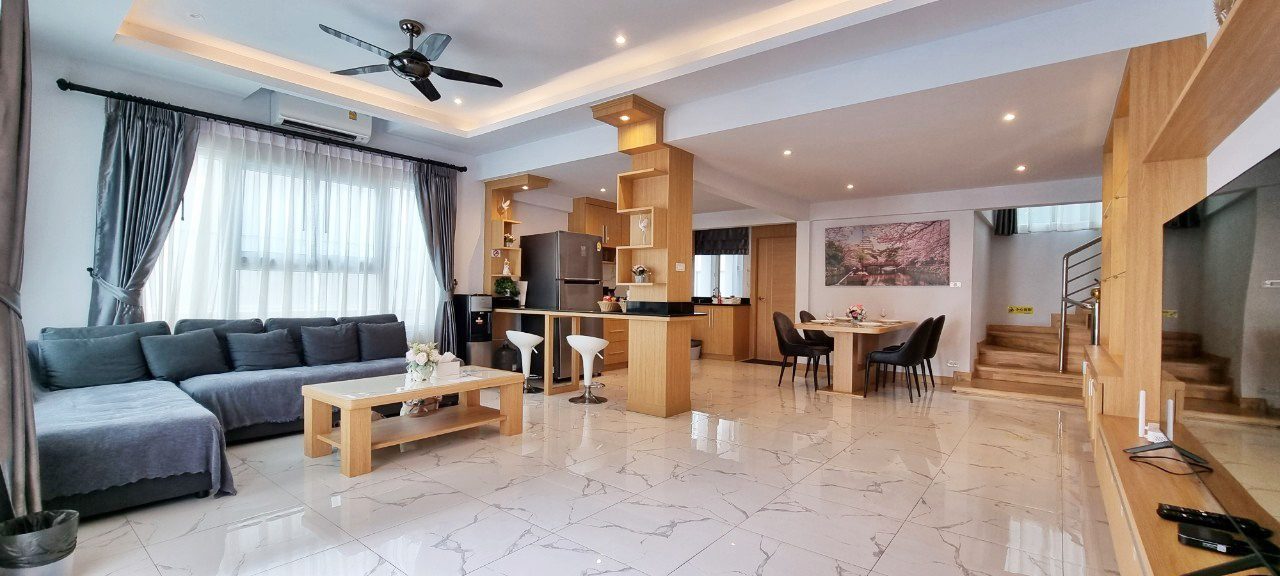 picture 4 Bedrooms Pool Villa in South Pattaya for Sale - 2/14