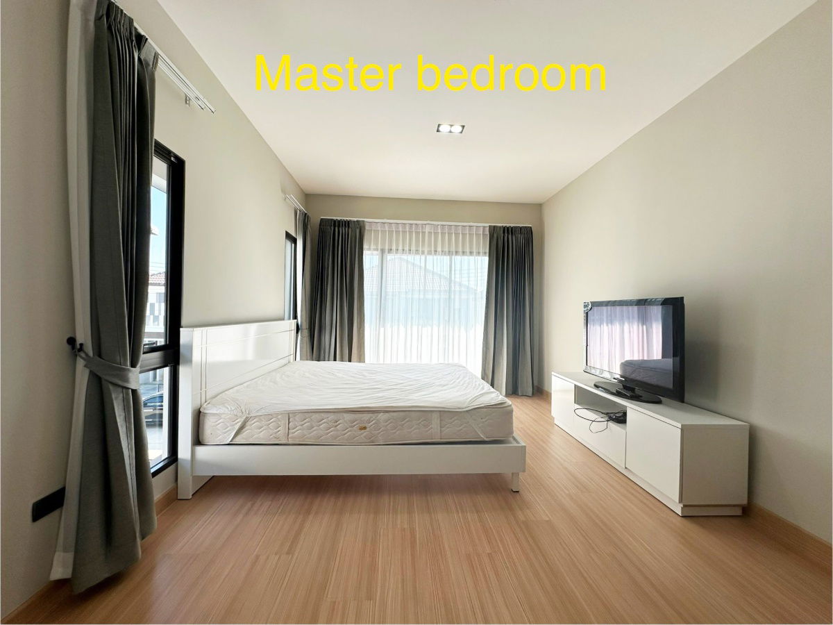 picture Two storey house for rent with 3 bedrooms,3 toilets and 1 kitchen.  - 9/19