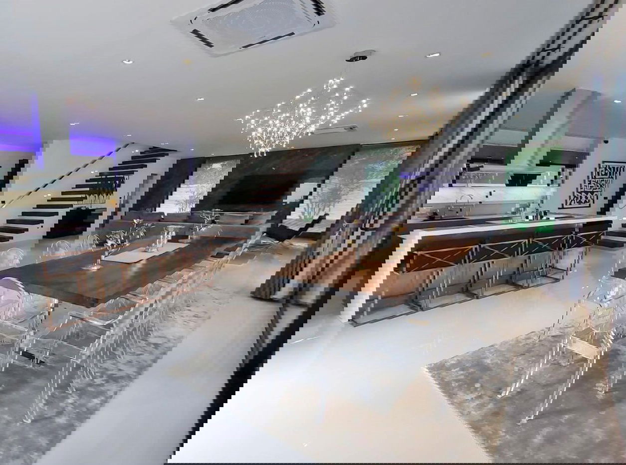 picture 7 Bedrooms Villa for Sale in Pratumnak - 6/23