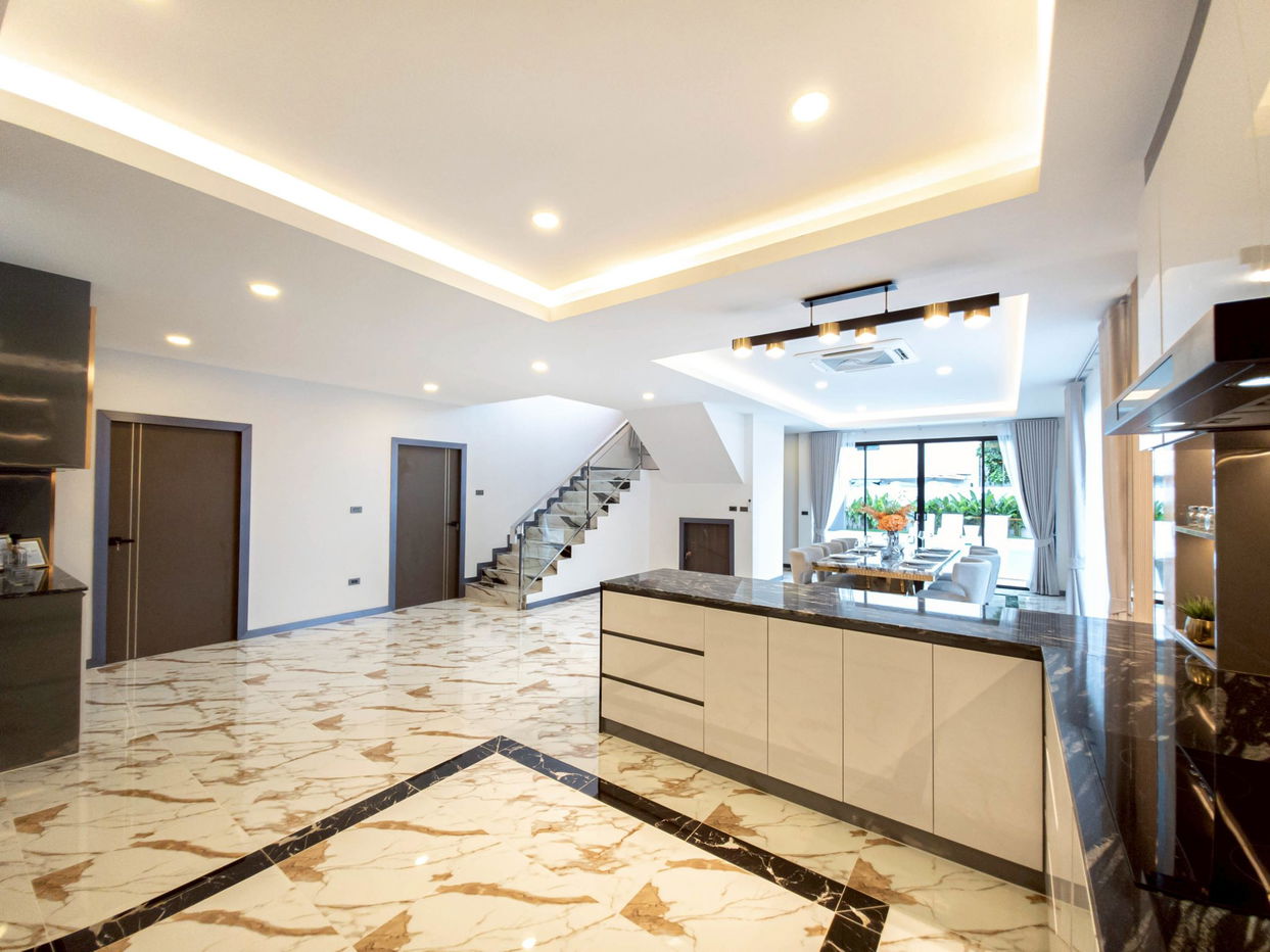 picture Luxury 5-Bedroom Pool Villa for Sale in Thepprasit, South Pattaya - 7/20