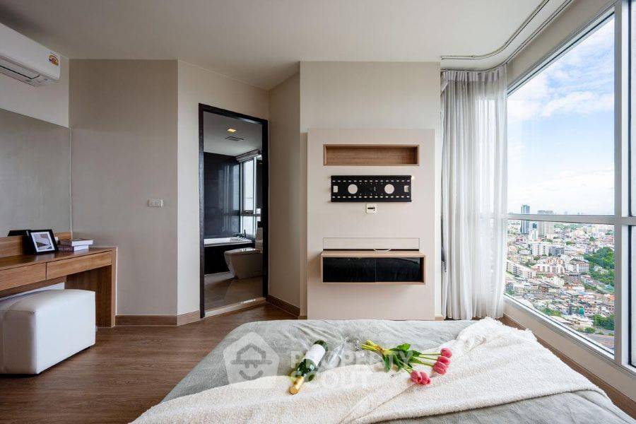 รูป คอนโด 3-ห้องนอน ที่ ริธึ่ม สาทร ใกล้ BTS สะพานตากสิน (ID 2462341) - รูปที่ 16/19