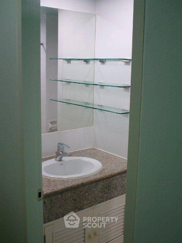 picture 2-BR Condo at Bangkok Garden in Chong Nonsi (ID 513287) - 2/9