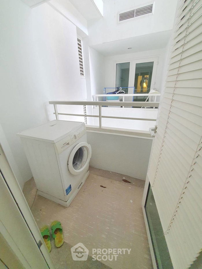 picture 1-BR Condo at Siri Residence Sukhumvit near BTS Phrom Phong (ID 1858111) - 5/11