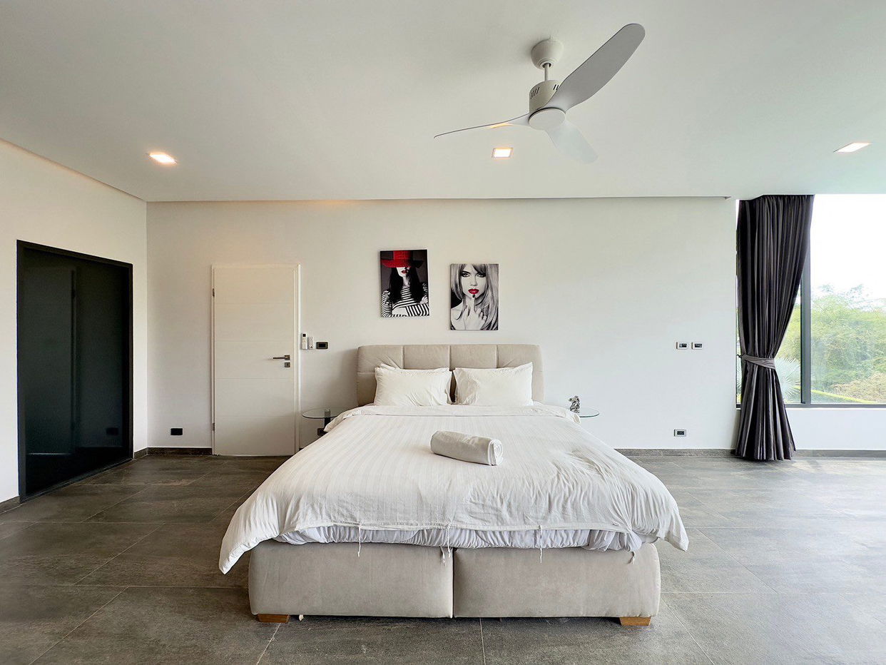 picture Luxury Pool Villa for Sale – Bang Saray - 12/19