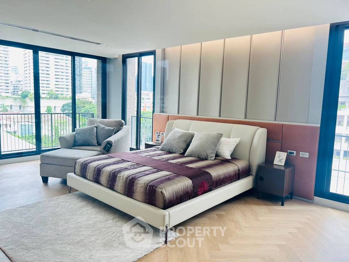 picture 4-BR Condo at Raveevan Suites near MRT Sukhumvit (ID 2050739) - 9/12