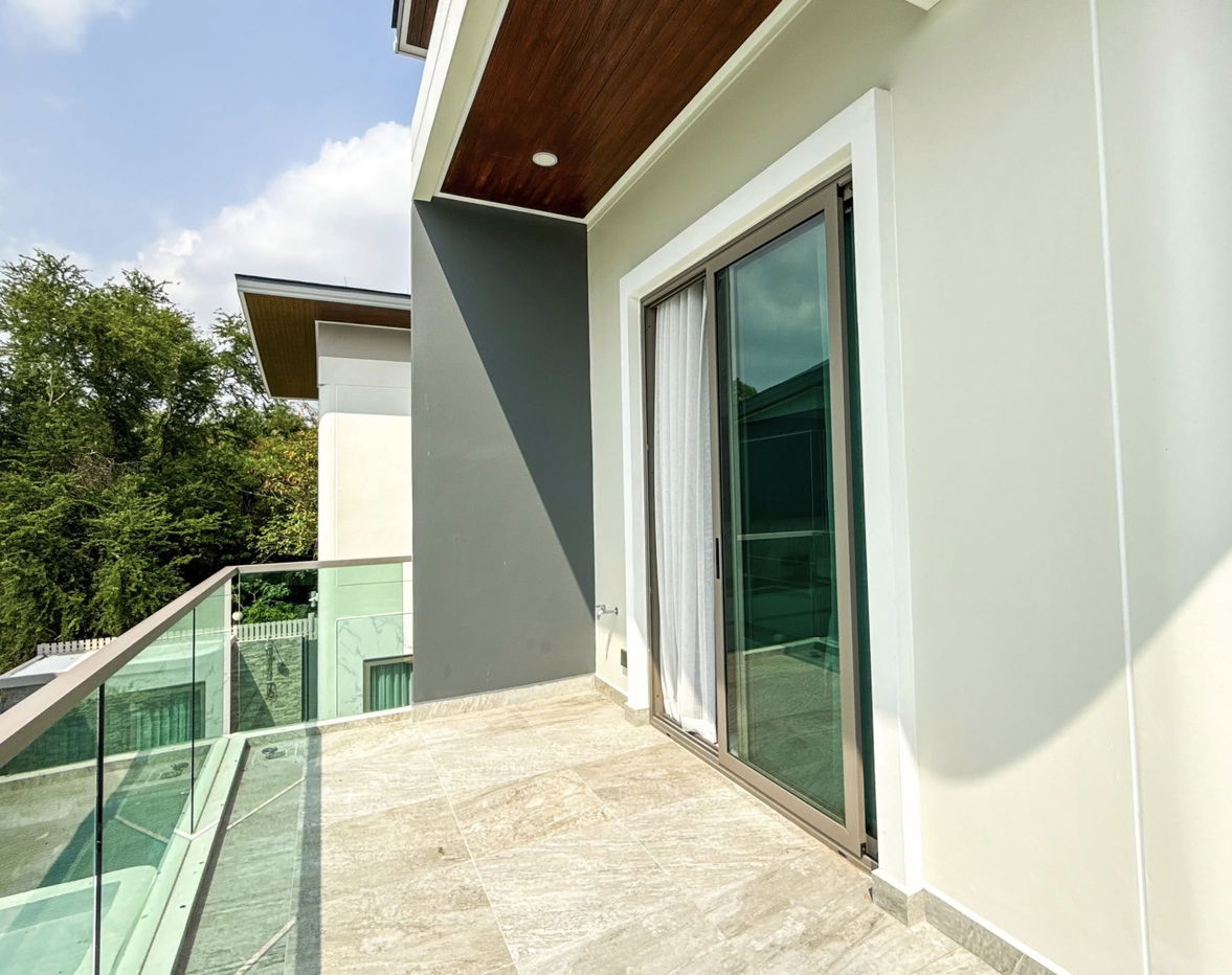 picture Luxury Pool Villa for Sale – Prime Mabprachan Location - 21/21