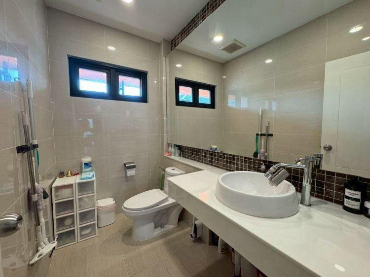 picture Two-Story Modern Villa for Sale in East Pattaya - 10/10