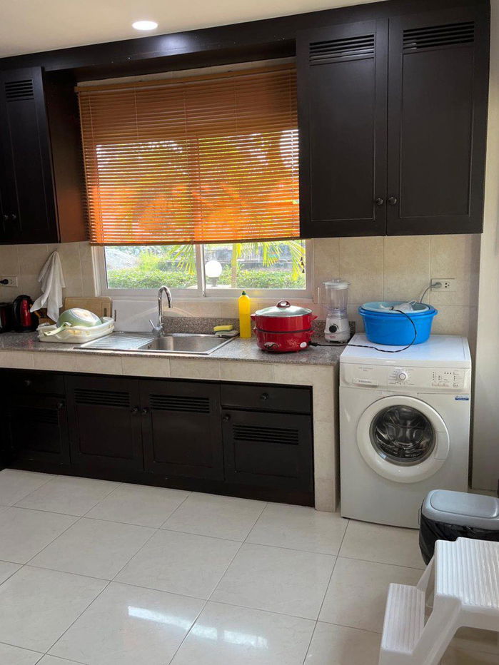 picture 3 Bedrooms Pool Villa in Takhian Tia for Sale - 3/14