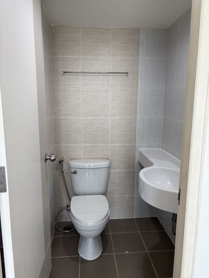 picture The Paseo Shopping Center 1.5 km. Price 8,500 Baht Condo Lumpini Ville Onnut - Ladkrabang ( Rental ) - 7/9