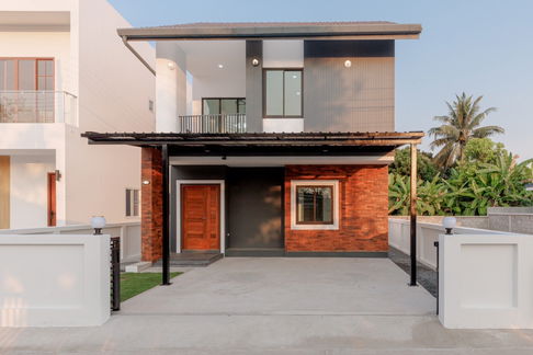 ขายบ้านเดี่ยวสองชั้น 3 ห้องนอน 3 ห้องน้ำ 1 ห้องครัว 2 ที่จอดรถ