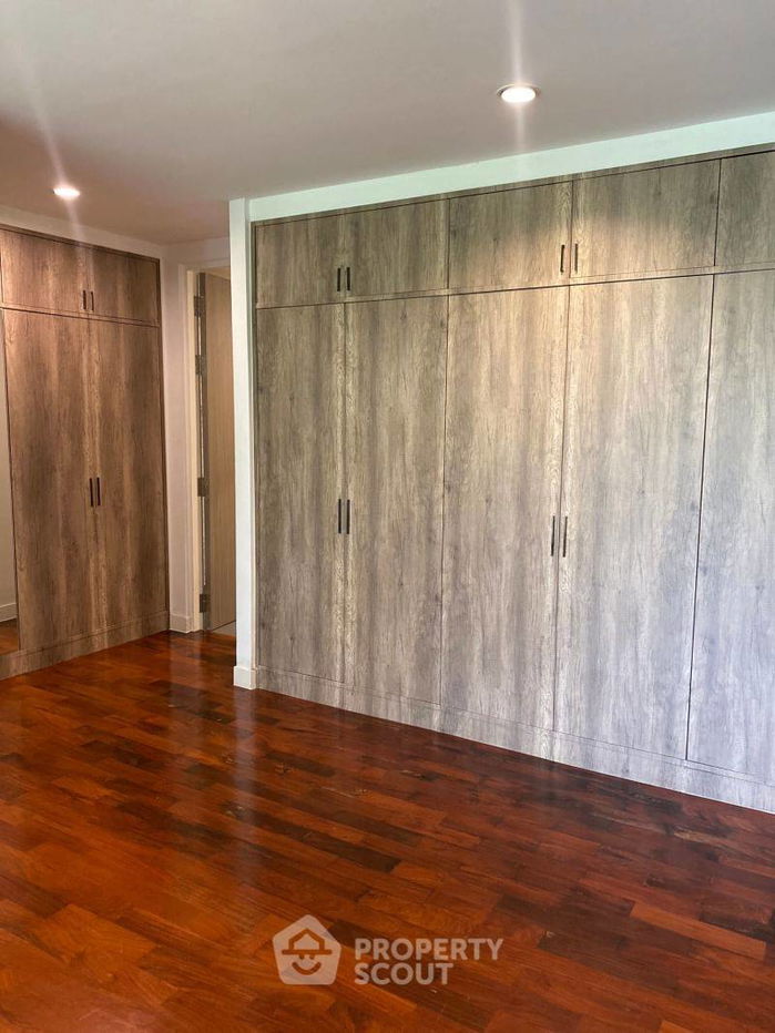 picture 3-BR Condo at Benviar Tonson Residence near BTS Ratchadamri (ID 568421) - 10/17