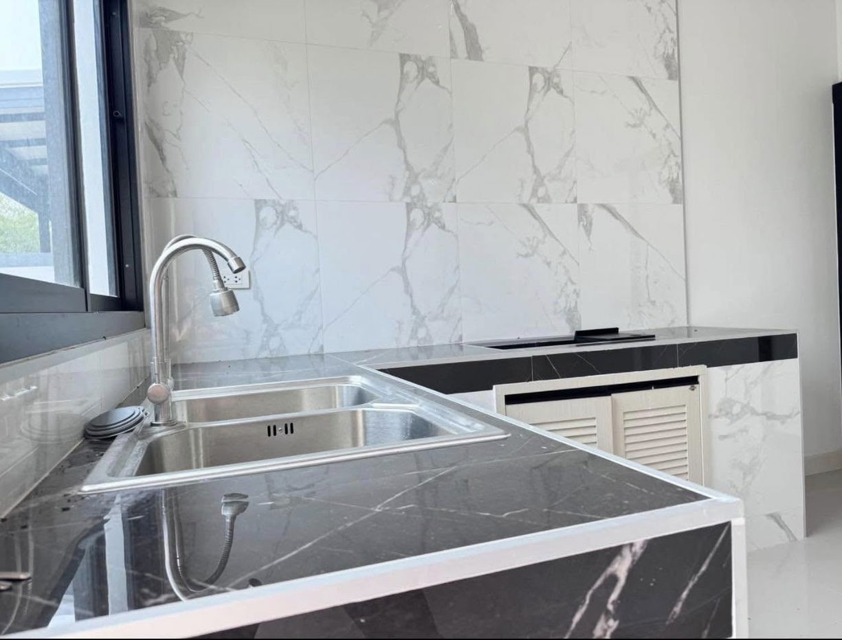 รูป 2-Bedroom Townhouse for Sale in Mabprachan - รูปที่ 4/7