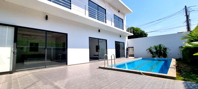 Houses for sale Wat Phra Yai : Pool Villa in Pratumnak 6 Beds for Sale