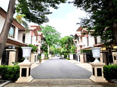 เช่าบ้านเดี่ยว BTS พระโขนง : ให้เช่า บ้านเดี่ยวสุดหรู บ้านแสนสิริ สุขุมวิท 67 พร้อมสระว่ายน้ำส่วนตัว เดินเพียง 5 นาทีถึง BTS พระโขนง