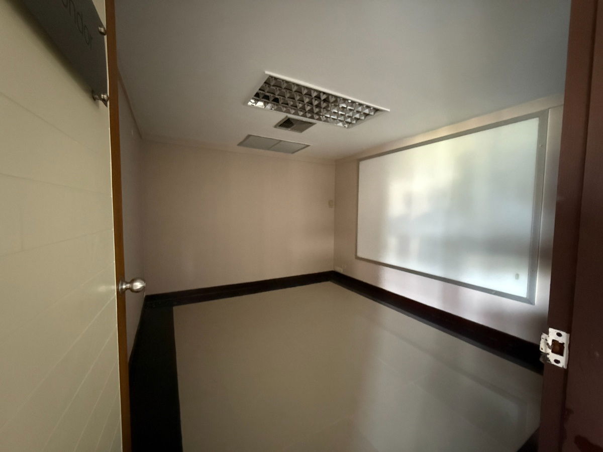 รูป ให้เช่าออฟฟิศ ฮิลล์ไซด์คอนโด ชั้น 4 ขนาด 200 ตร.ม. (ID:053BR) - รูปที่ 11/29